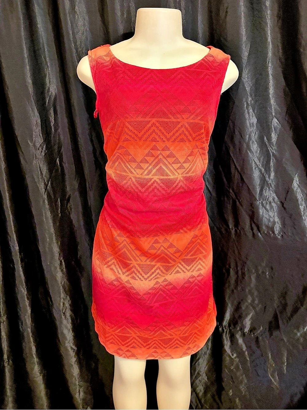 Jessica Howard Geometric Mini Dress in Red & Orange Size 14 Like New